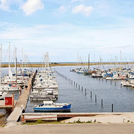 Apartment 6 Person In *